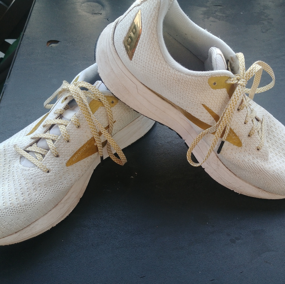 Brooks Revel 9.5